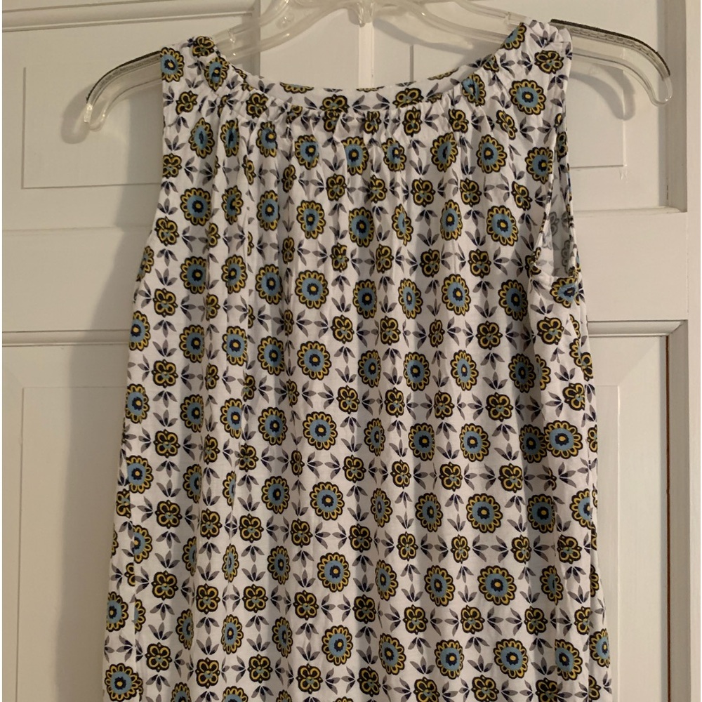 Loft sleeveless, flower print top in size XS